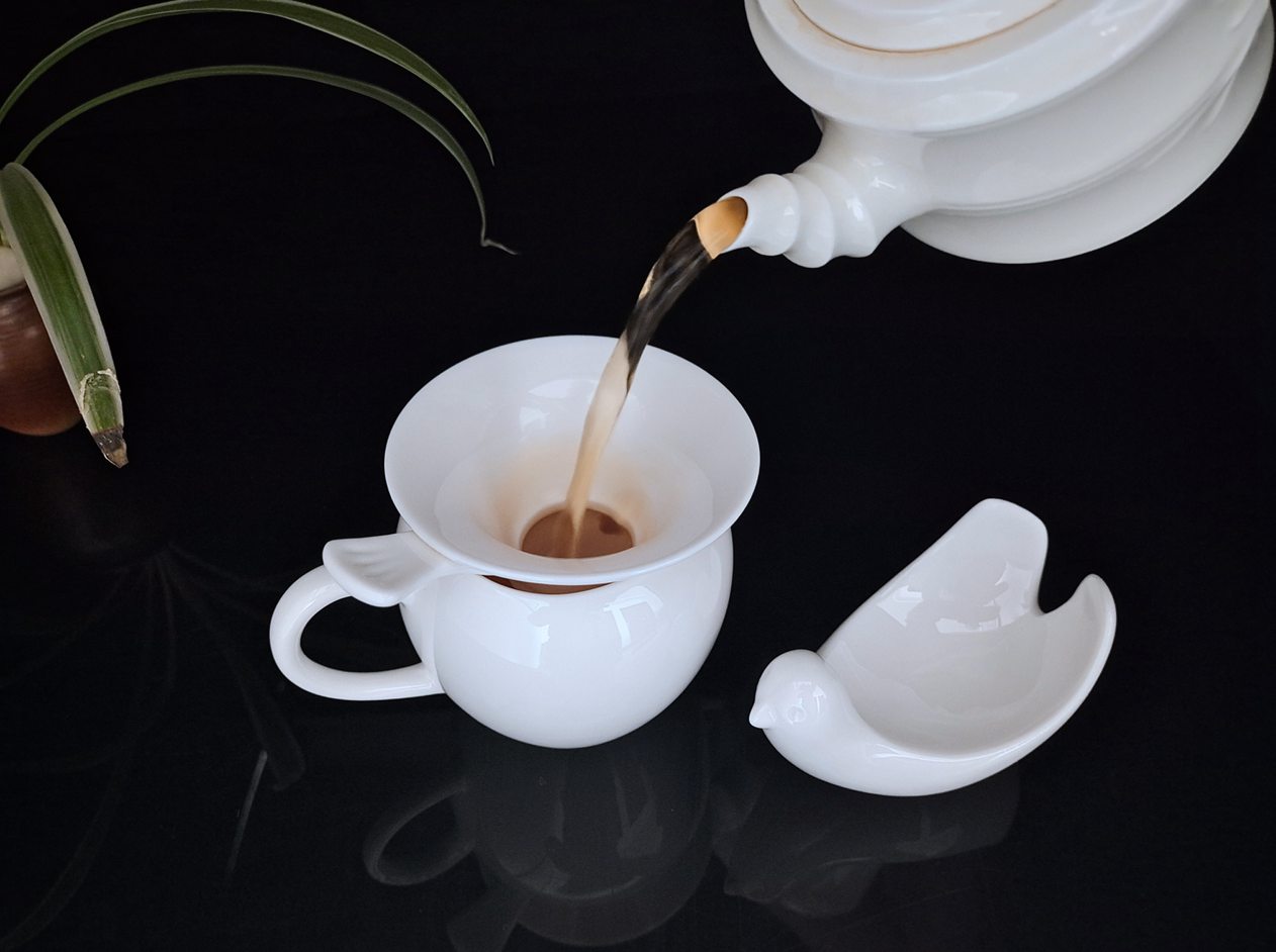 漏網(wǎng)使用嚴(yán)實細(xì)密的環(huán)保濾網(wǎng)，能更好的過濾茶湯